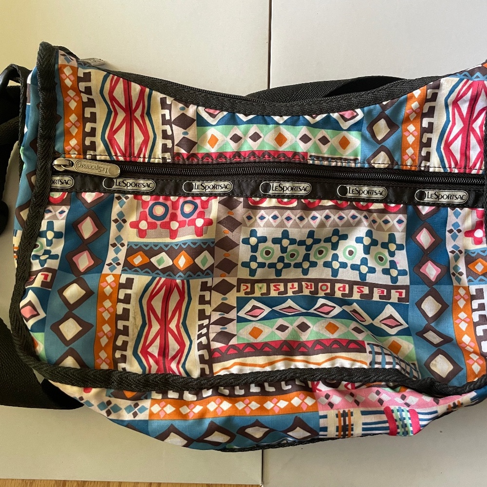 LeSportsac